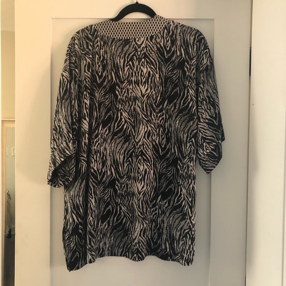 Leopard Print Kimono - Picture 3 of 3